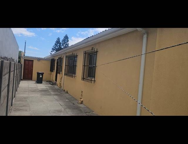 4 BEDROOM HOUSE FOR SALE IN LANGA